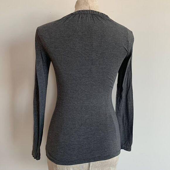 Banana Republic V-neck gray top - Picture 5 of 5